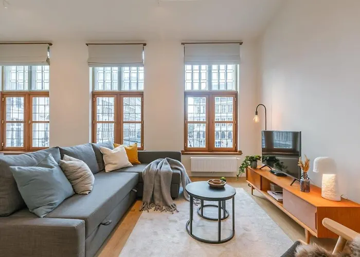 Huswell - Modern Apartment Located At Historical Main Square