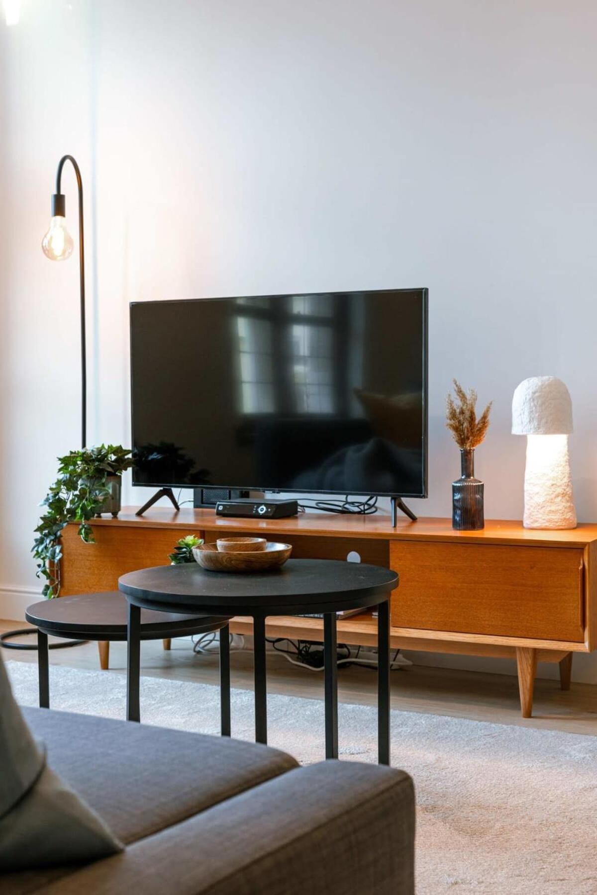 Huswell - Modern Located At Historical Main Square Anversa