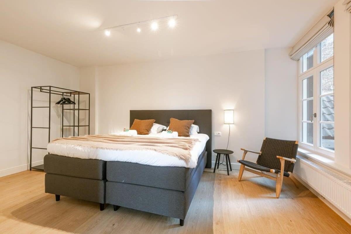 Huswell - Modern Located At Historical Main Square Apartment *