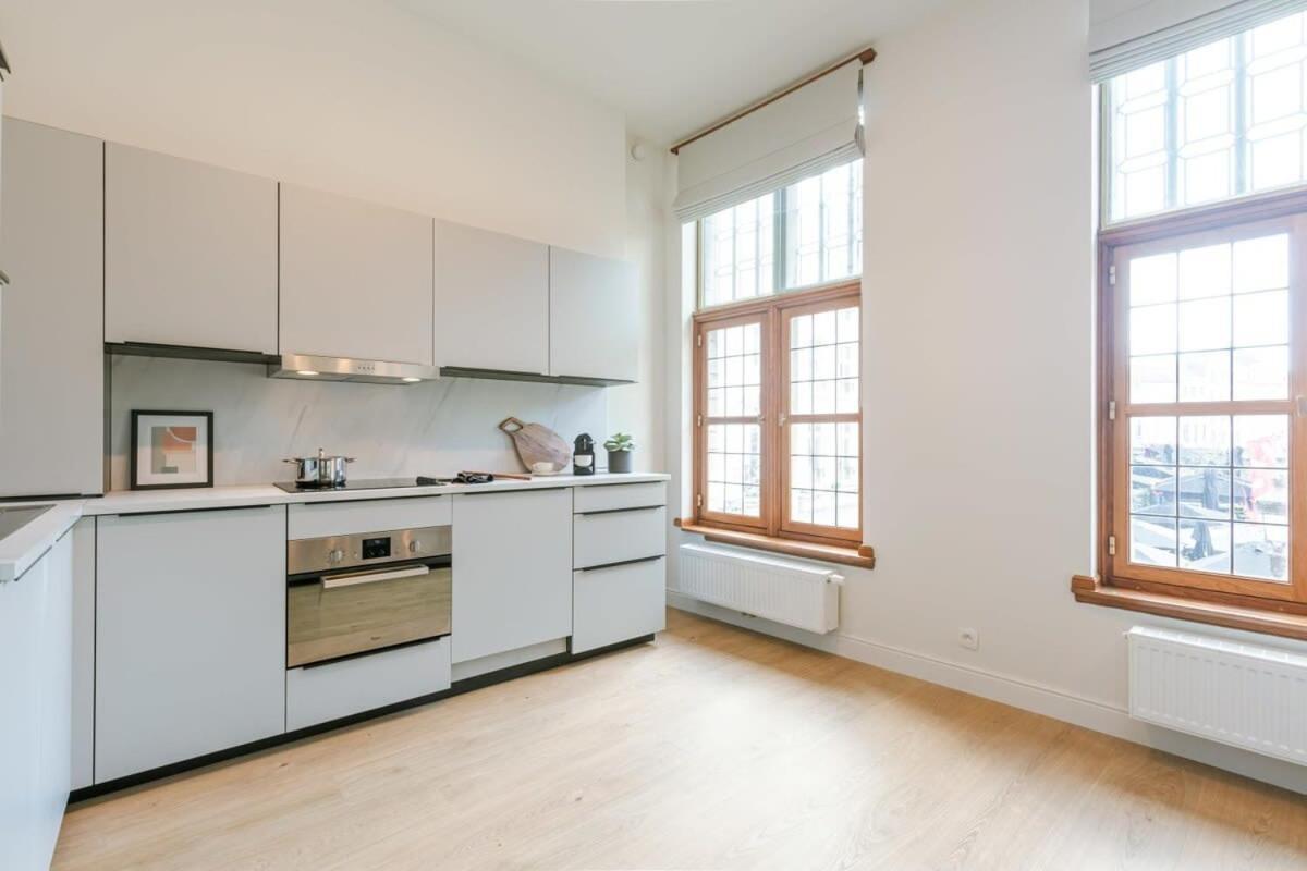Huswell - Modern Located At Historical Main Square Anversa