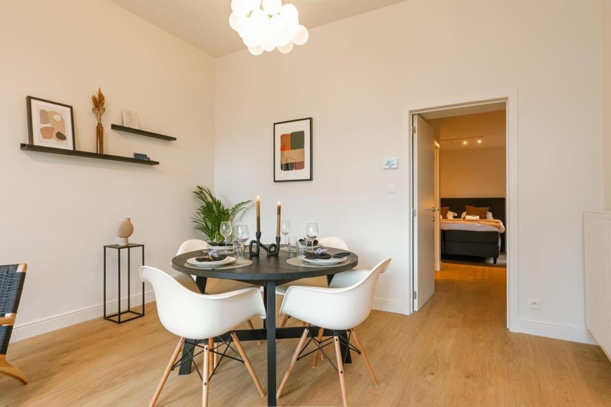 Huswell - Modern Located At Historical Main Square Anversa